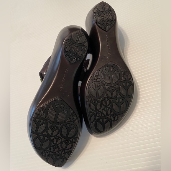 Donald J Pliner size 7.5 beaded sandals, brand new - Picture 4 of 7